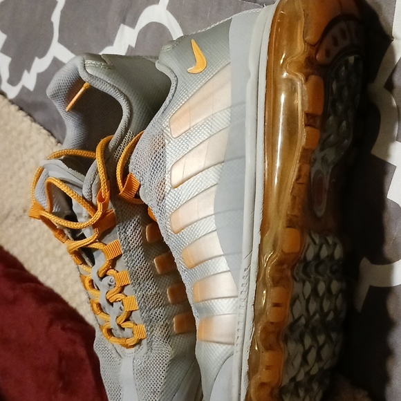 Nike Air Max shoes - Picture 2 of 2